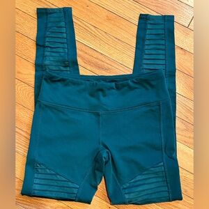 ALO Yoga High-Waist Moto Legging Size Small